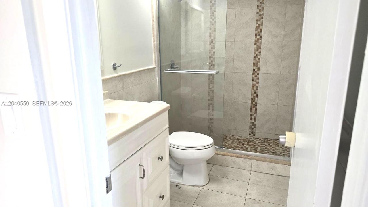 For Sale: $315,000 (2 beds, 1 baths, 900 Square Feet)