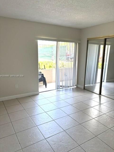 For Sale: $315,000 (2 beds, 1 baths, 900 Square Feet)