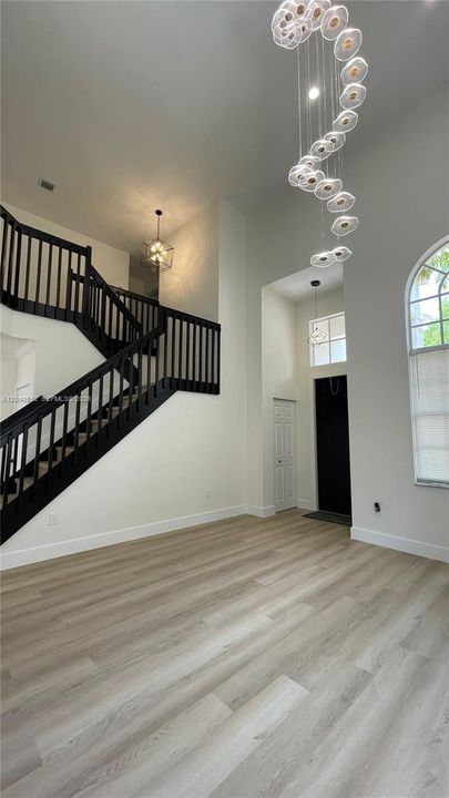 Foyer/Living Room