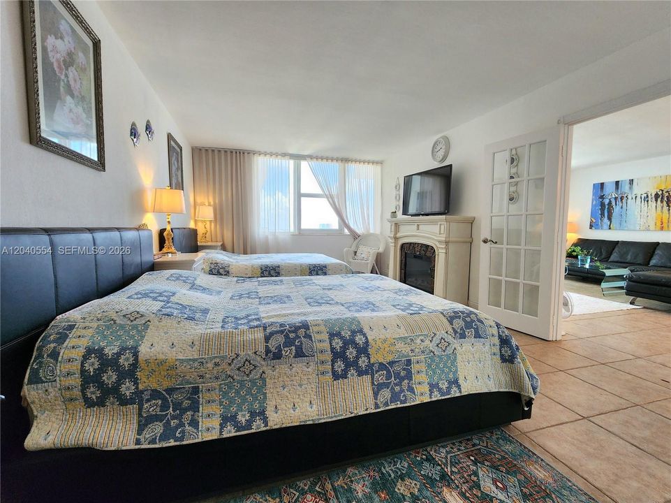 В аренду: $2,800 (1 спален, 1 ванн, 896 Квадратных фут)