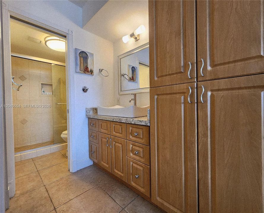 В аренду: $2,800 (1 спален, 1 ванн, 896 Квадратных фут)