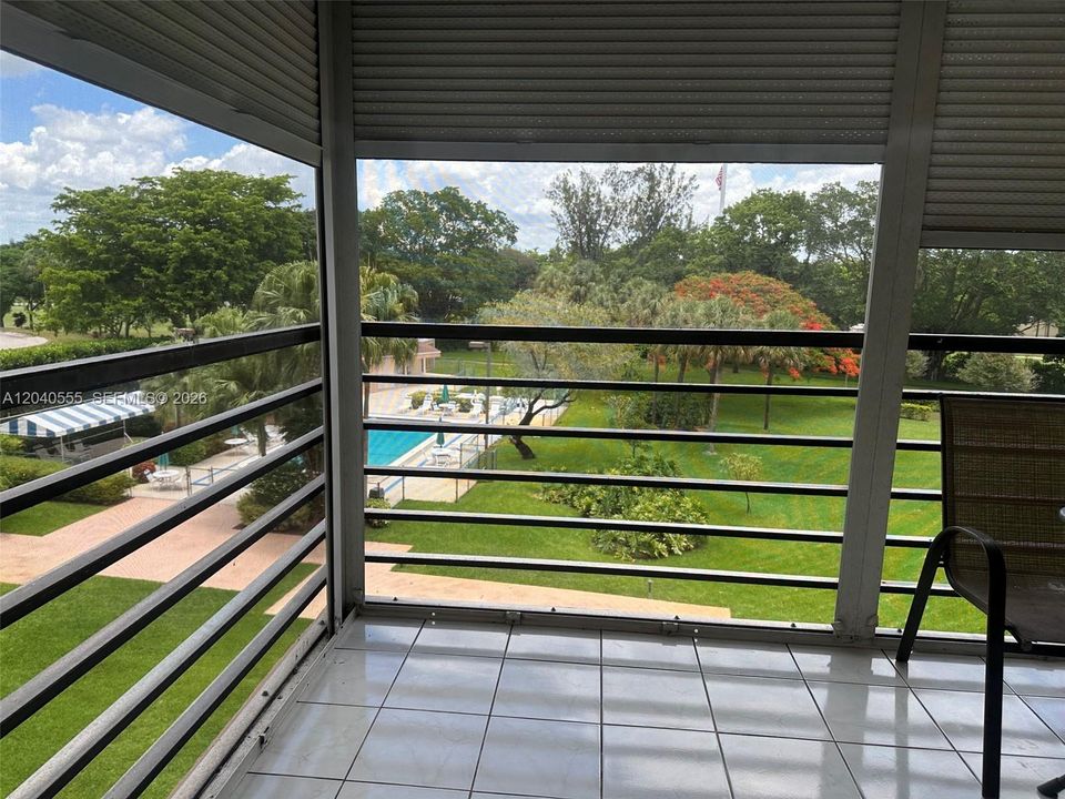 For Sale: $134,900 (2 beds, 2 baths, 980 Square Feet)