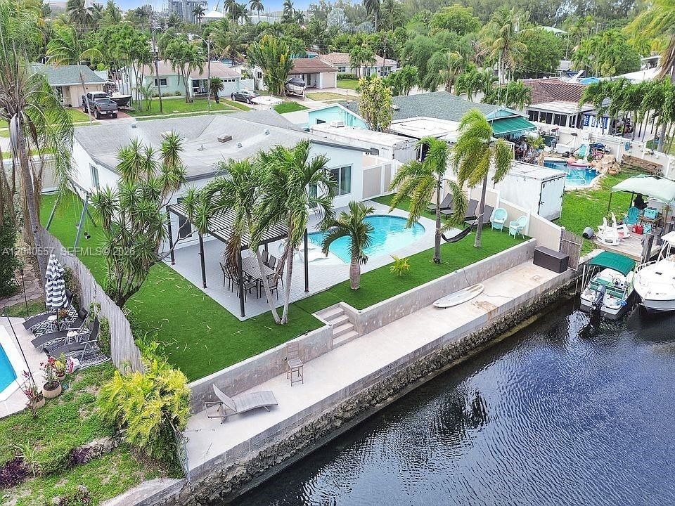 En Venta: $1,090,000 (5 camas, 2 baños, 2069 Pies cuadrados)