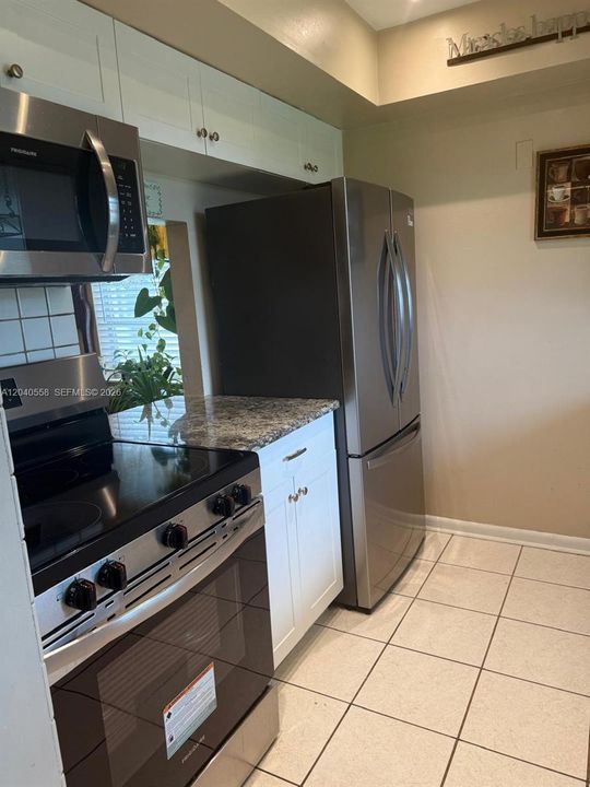 For Sale: $124,999 (2 beds, 2 baths, 990 Square Feet)