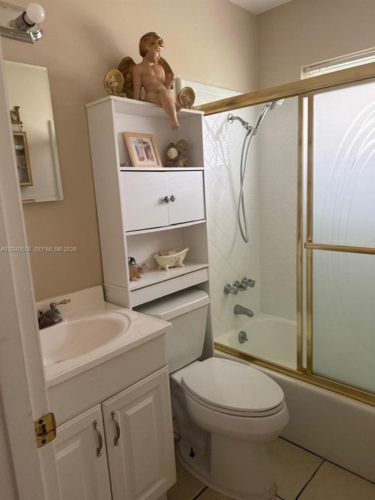 For Sale: $124,999 (2 beds, 2 baths, 990 Square Feet)