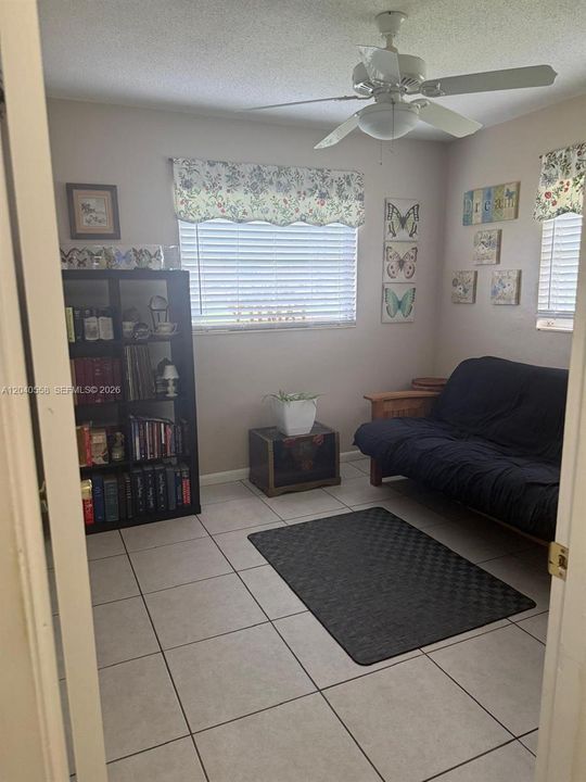 For Sale: $124,999 (2 beds, 2 baths, 990 Square Feet)