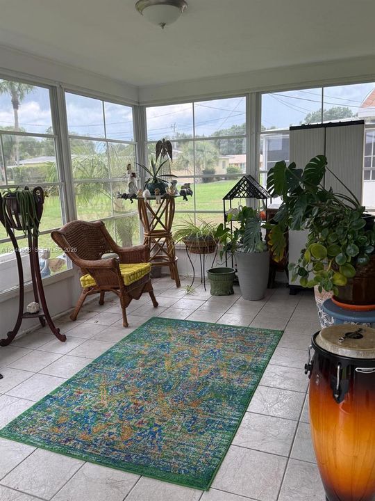 For Sale: $124,999 (2 beds, 2 baths, 990 Square Feet)