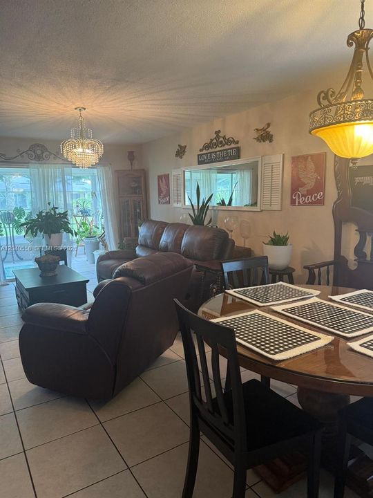For Sale: $124,999 (2 beds, 2 baths, 990 Square Feet)