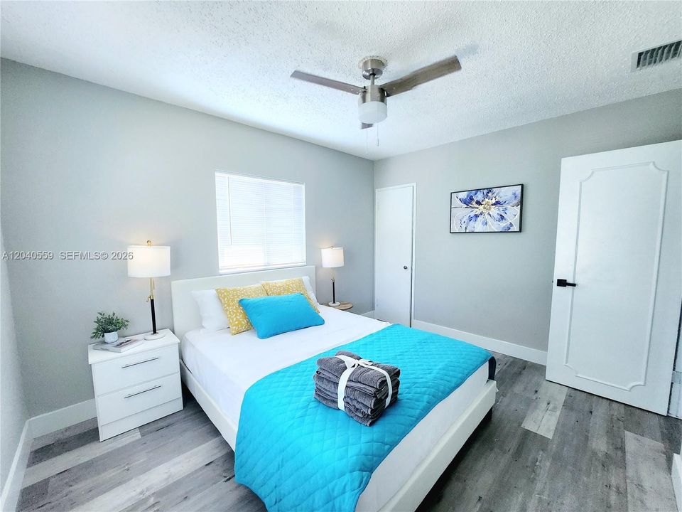 For Rent: $3,000 (3 beds, 1 baths, 2600 Square Feet)