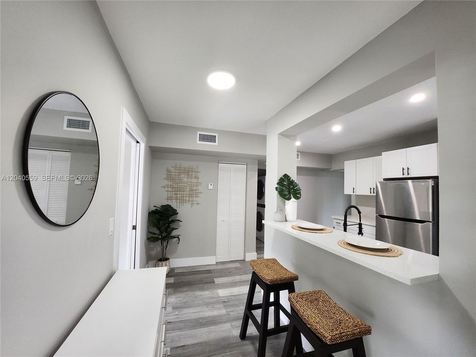 For Rent: $3,000 (3 beds, 1 baths, 2600 Square Feet)