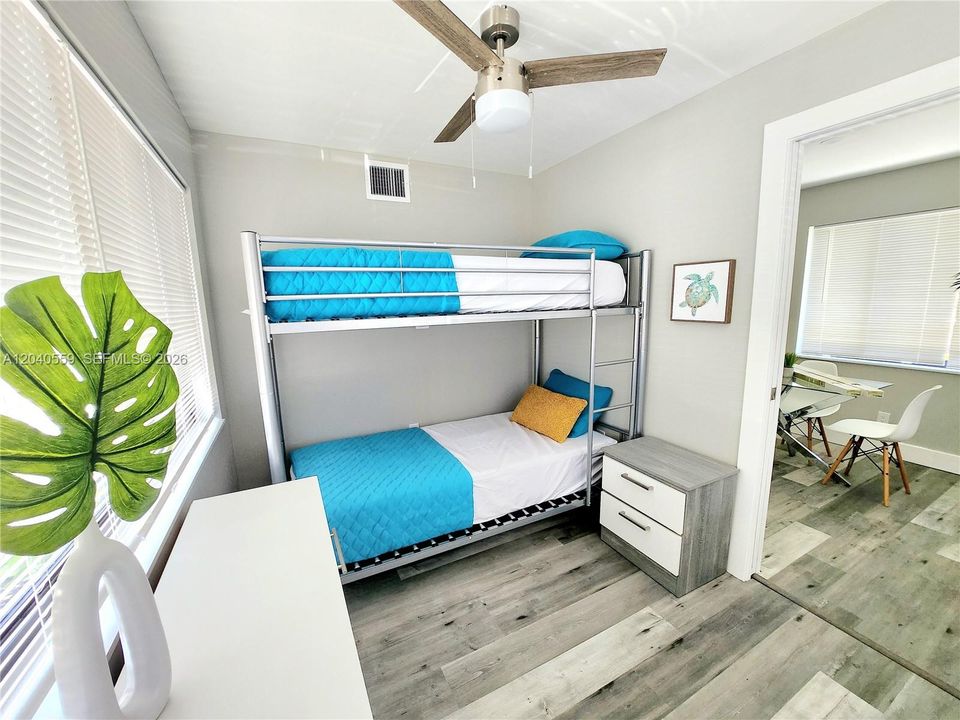 For Rent: $3,000 (3 beds, 1 baths, 2600 Square Feet)