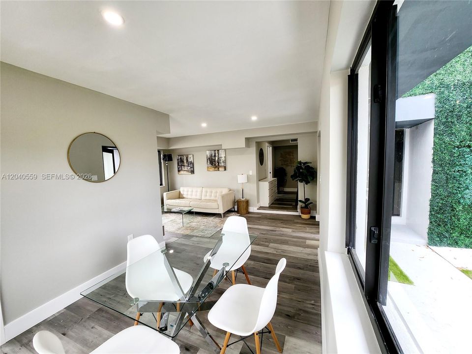 For Rent: $3,000 (3 beds, 1 baths, 2600 Square Feet)