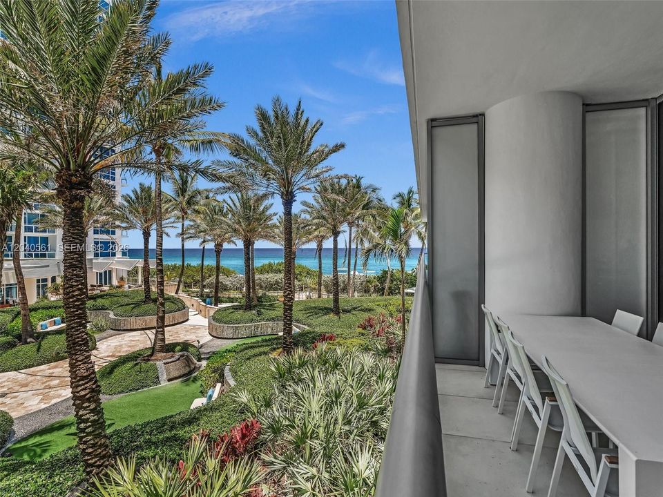 For Sale: $1,200,000 (2 beds, 2 baths, 1288 Square Feet)
