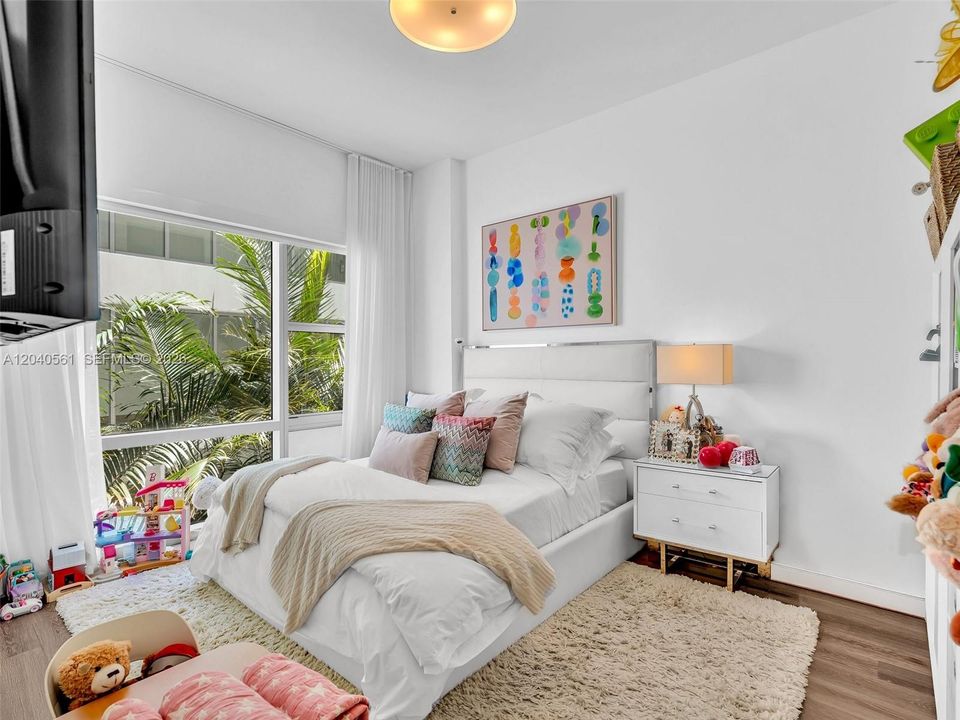 For Sale: $1,200,000 (2 beds, 2 baths, 1288 Square Feet)