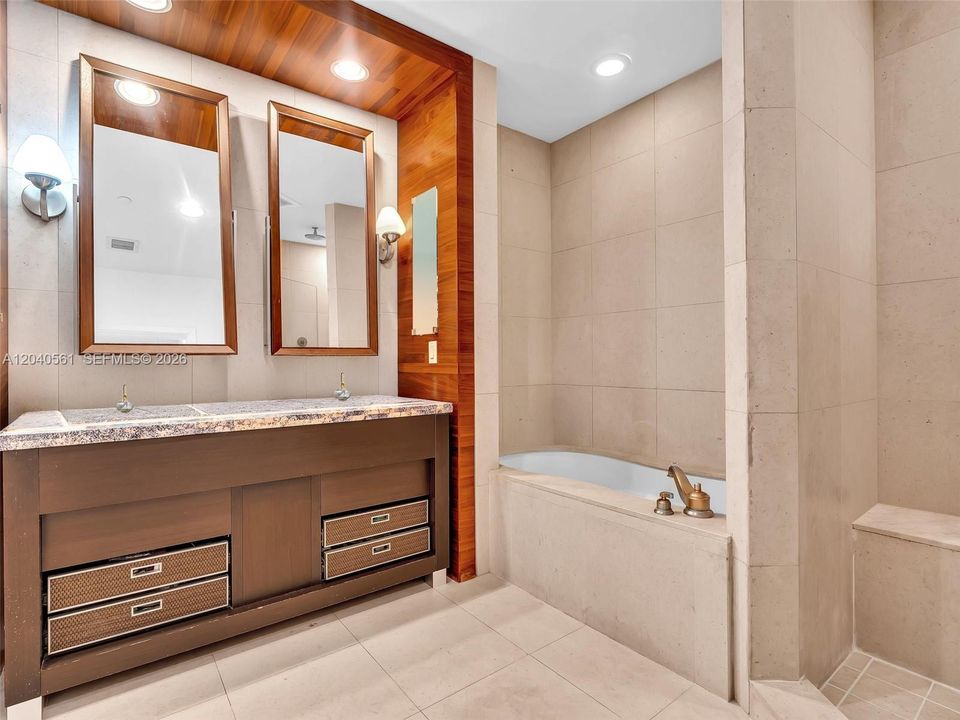 For Sale: $1,200,000 (2 beds, 2 baths, 1288 Square Feet)