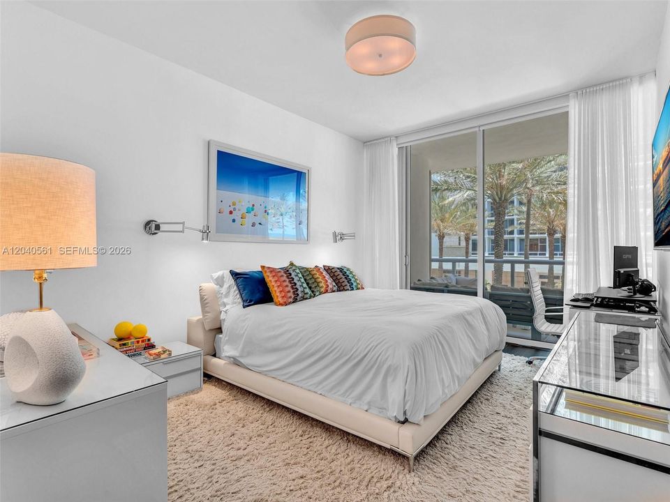 For Sale: $1,200,000 (2 beds, 2 baths, 1288 Square Feet)
