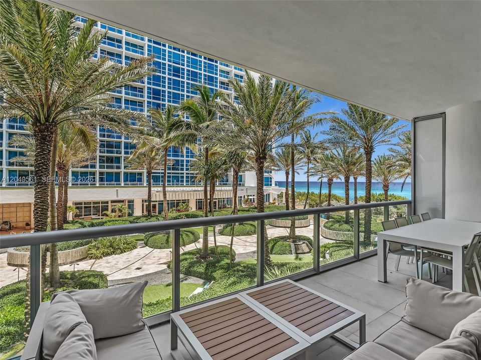 For Sale: $1,200,000 (2 beds, 2 baths, 1288 Square Feet)