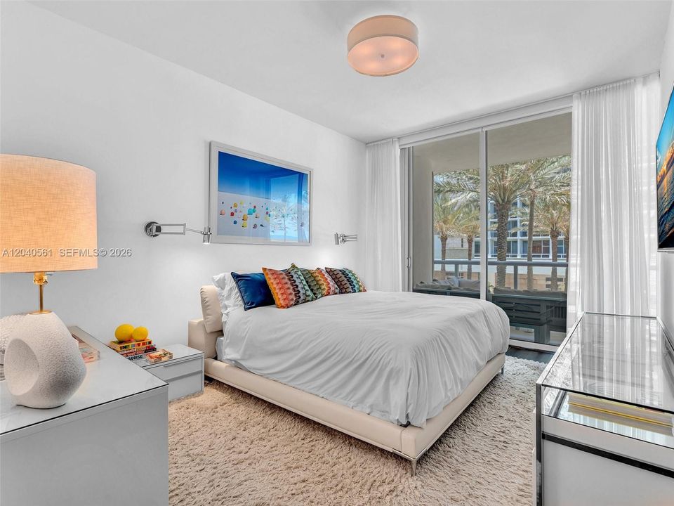 For Sale: $1,200,000 (2 beds, 2 baths, 1288 Square Feet)