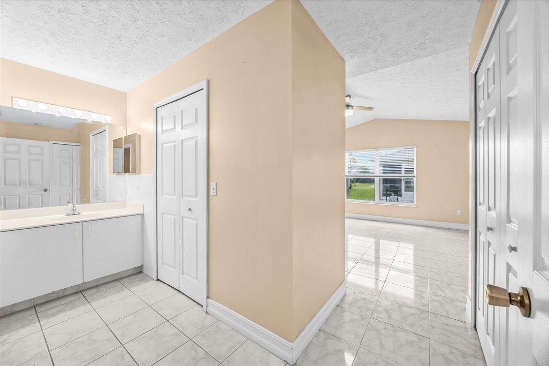 Fort Pierce, FL House – Master Bathroom