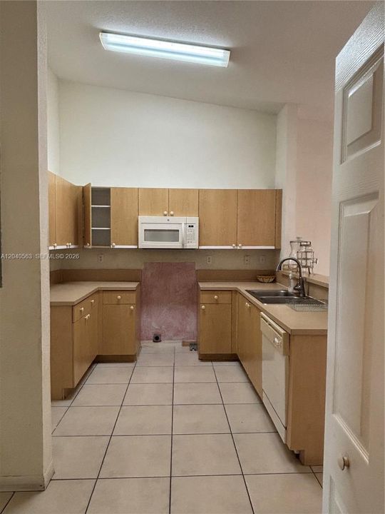 На продажу: $445,000 (3 спален, 2 ванн, 1252 Квадратных фут)