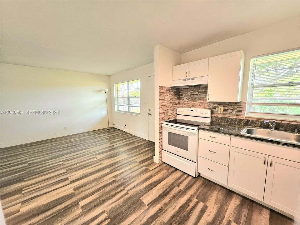 For Rent: $1,800 (2 beds, 1 baths, 609 Square Feet)