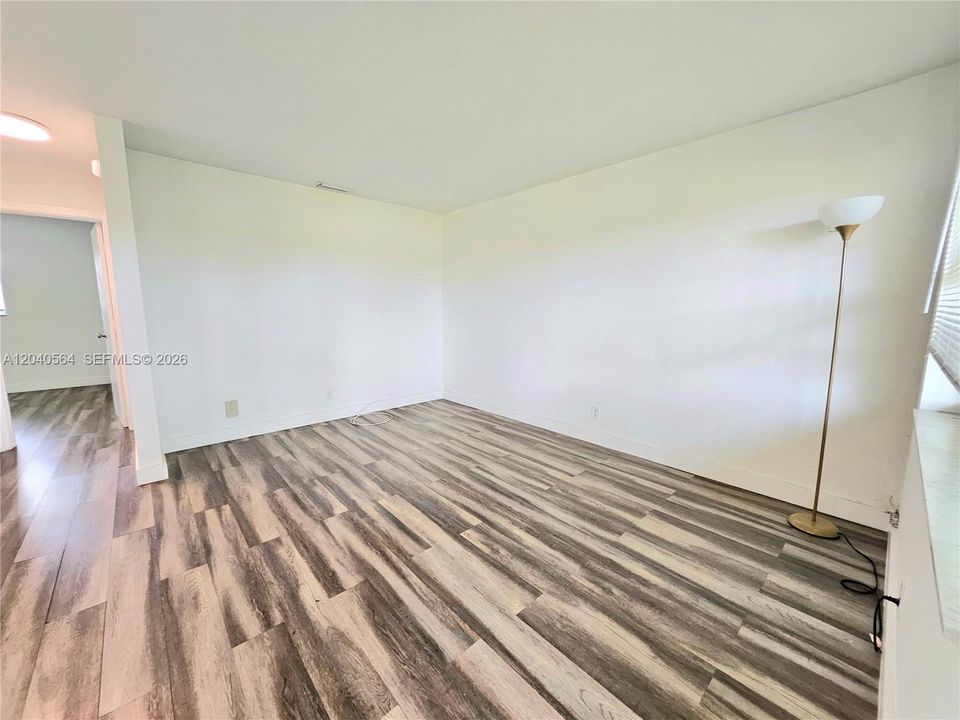 For Rent: $1,800 (2 beds, 1 baths, 609 Square Feet)