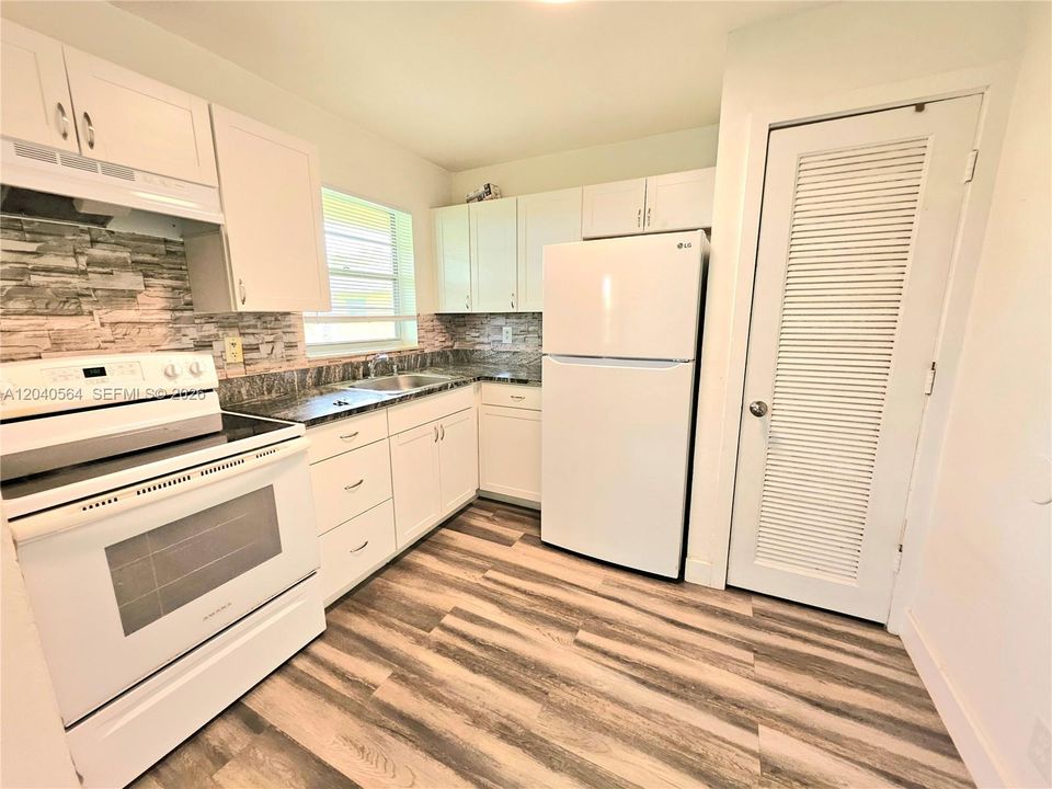 For Rent: $1,800 (2 beds, 1 baths, 609 Square Feet)