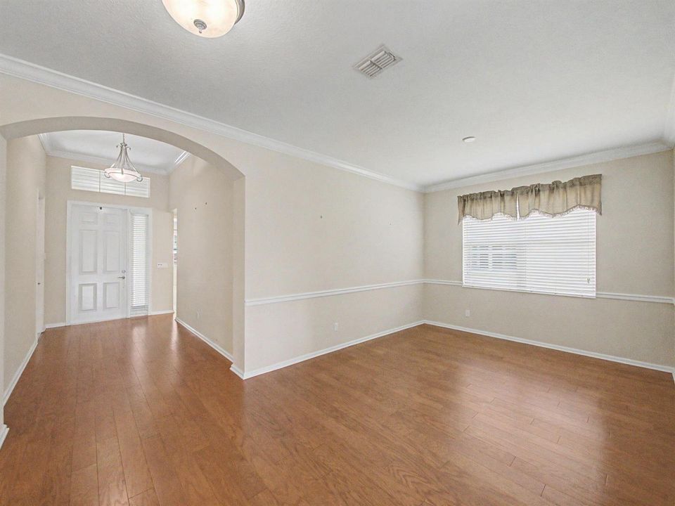 Foyer/Dining