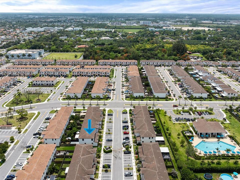 На продажу: $375,000 (3 спален, 3 ванн, 1328 Квадратных фут)