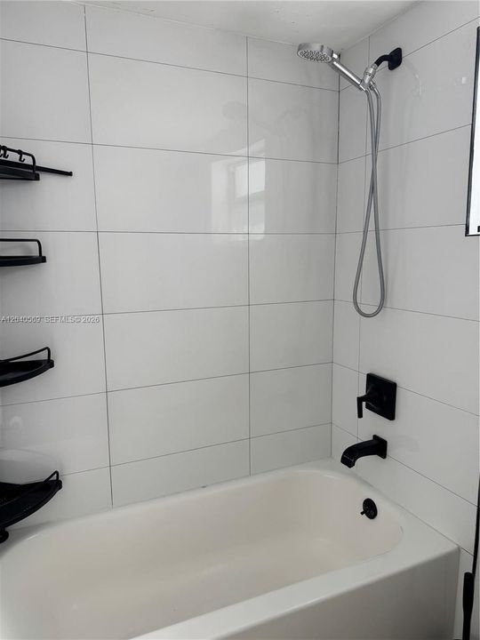 For Rent: $2,200 (2 beds, 1 baths, 5956 Square Feet)