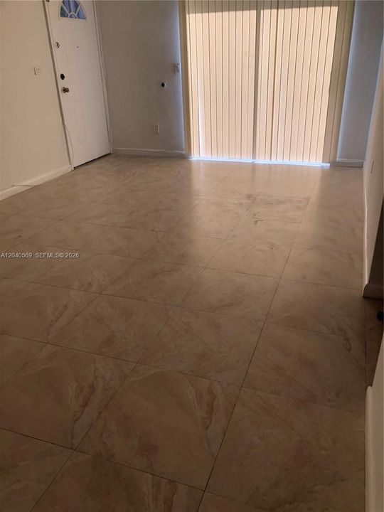 For Rent: $2,200 (2 beds, 1 baths, 5956 Square Feet)