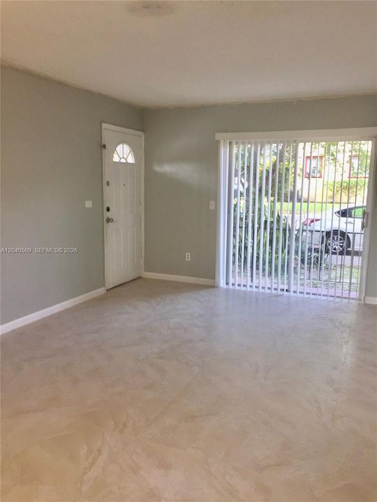 For Rent: $2,200 (2 beds, 1 baths, 5956 Square Feet)