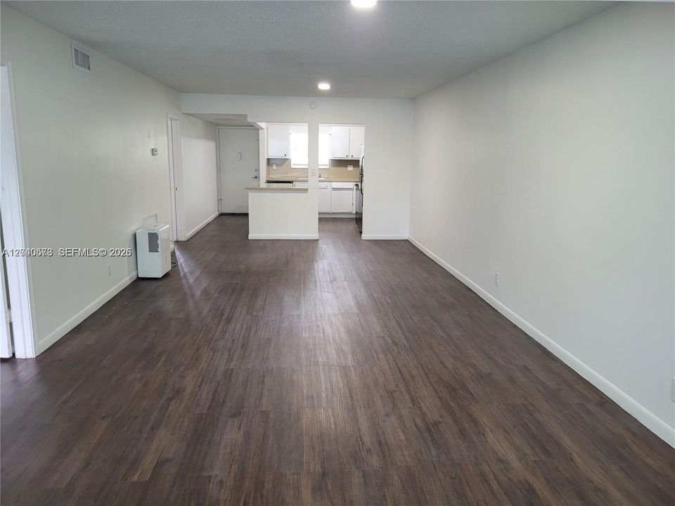 В аренду: $2,050 (2 спален, 2 ванн, 1055 Квадратных фут)