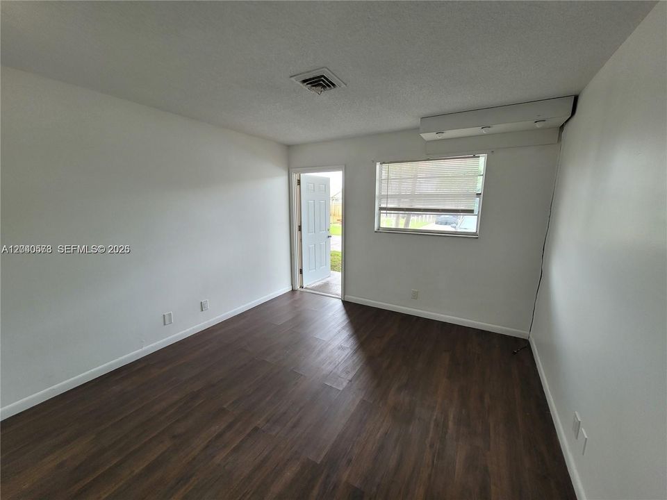 В аренду: $2,050 (2 спален, 2 ванн, 1055 Квадратных фут)