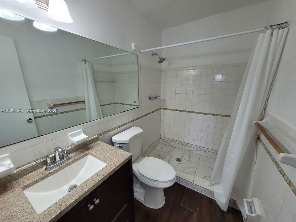 В аренду: $2,050 (2 спален, 2 ванн, 1055 Квадратных фут)
