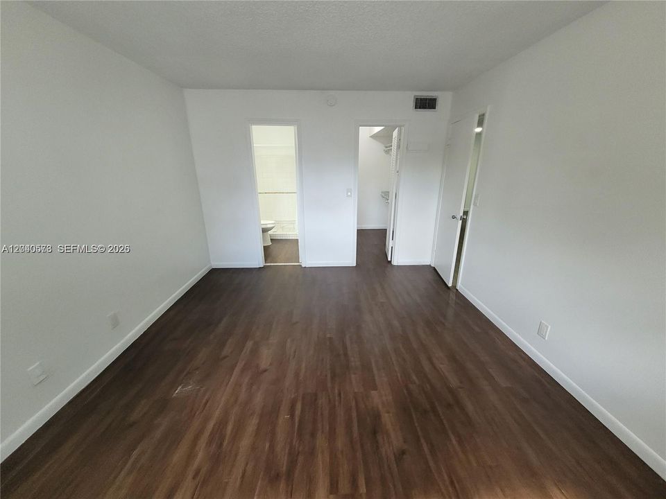 В аренду: $2,050 (2 спален, 2 ванн, 1055 Квадратных фут)