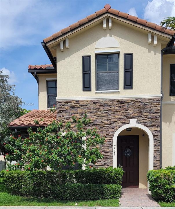 For Rent: $2,990 (3 beds, 2 baths, 1545 Square Feet)