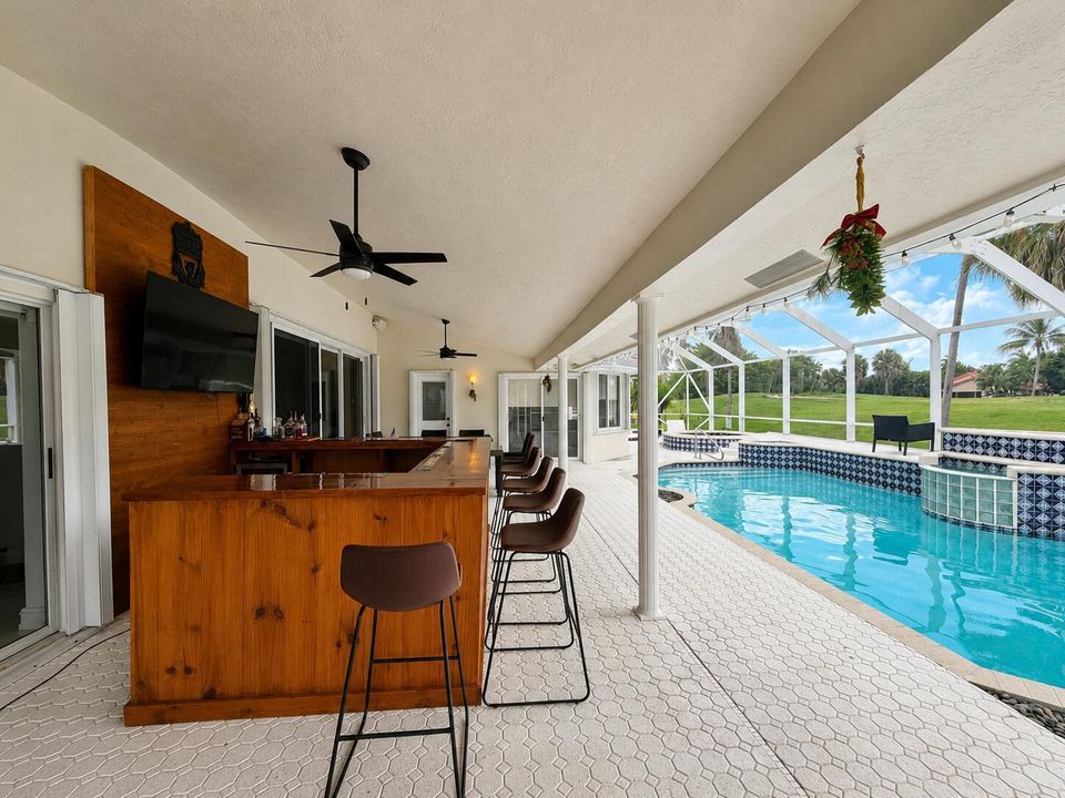 LW Pool with bar