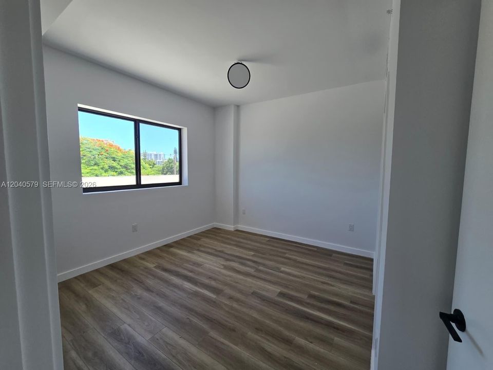 В аренду: $2,275 (1 спален, 1 ванн, 0 Квадратных фут)
