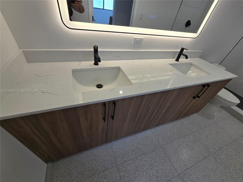 В аренду: $2,275 (1 спален, 1 ванн, 0 Квадратных фут)