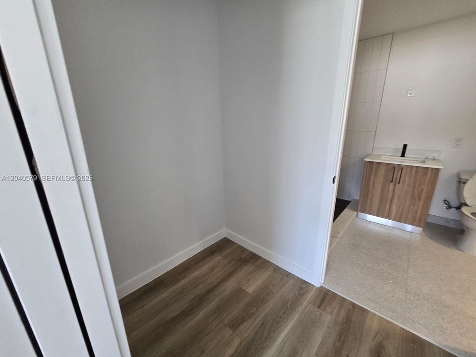 В аренду: $2,275 (1 спален, 1 ванн, 0 Квадратных фут)