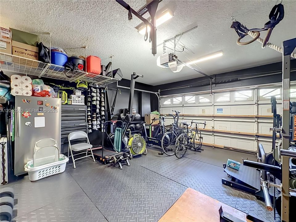 Activo con contrato: $650,000 (3 camas, 2 baños, 1577 Pies cuadrados)