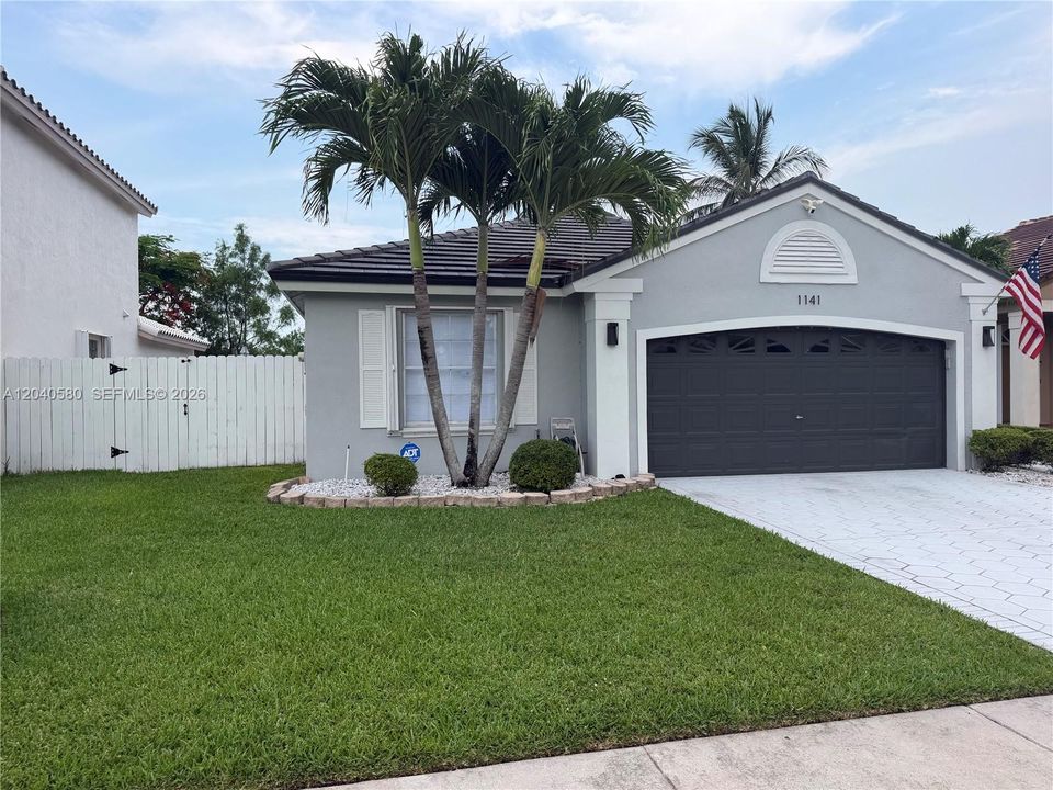 For Sale: $650,000 (3 beds, 2 baths, 1577 Square Feet)