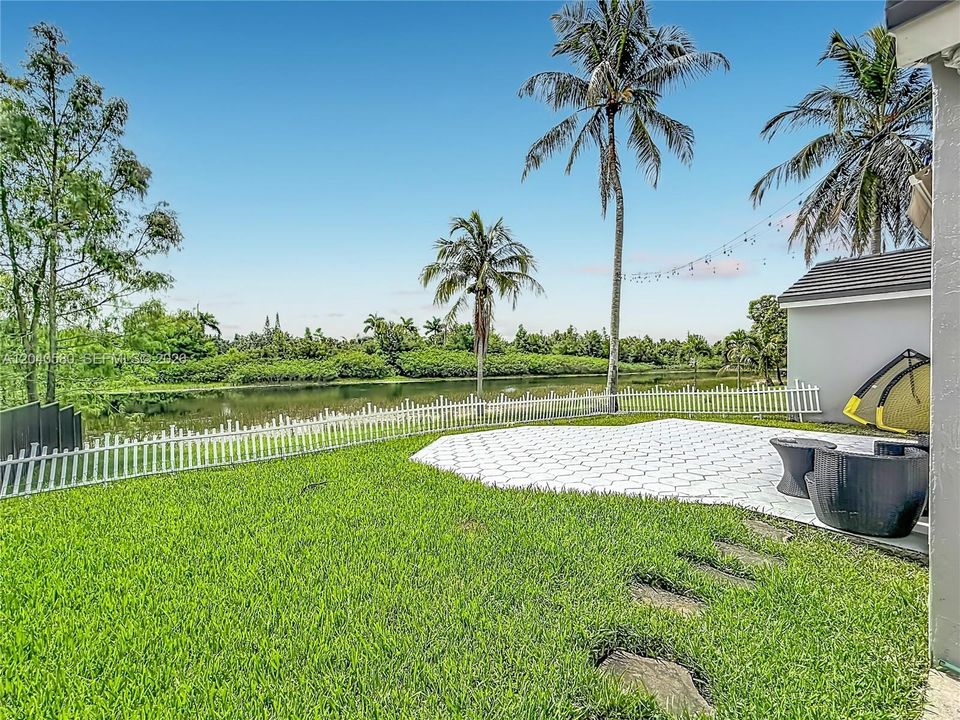 Activo con contrato: $650,000 (3 camas, 2 baños, 1577 Pies cuadrados)