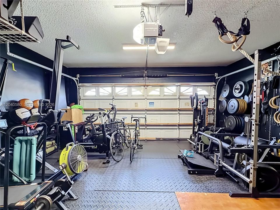 Activo con contrato: $650,000 (3 camas, 2 baños, 1577 Pies cuadrados)