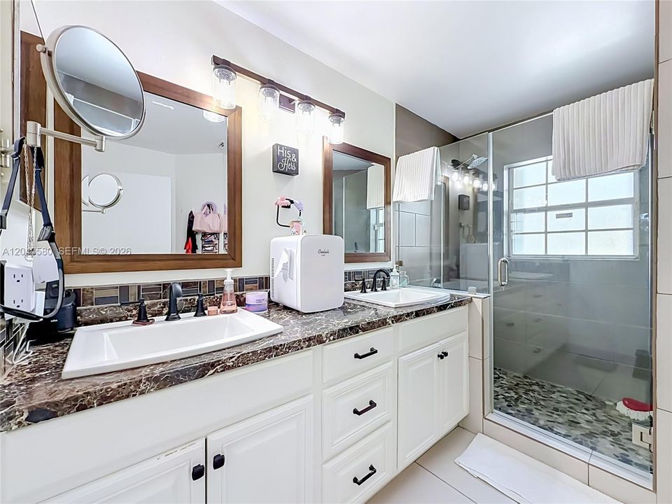 Activo con contrato: $650,000 (3 camas, 2 baños, 1577 Pies cuadrados)