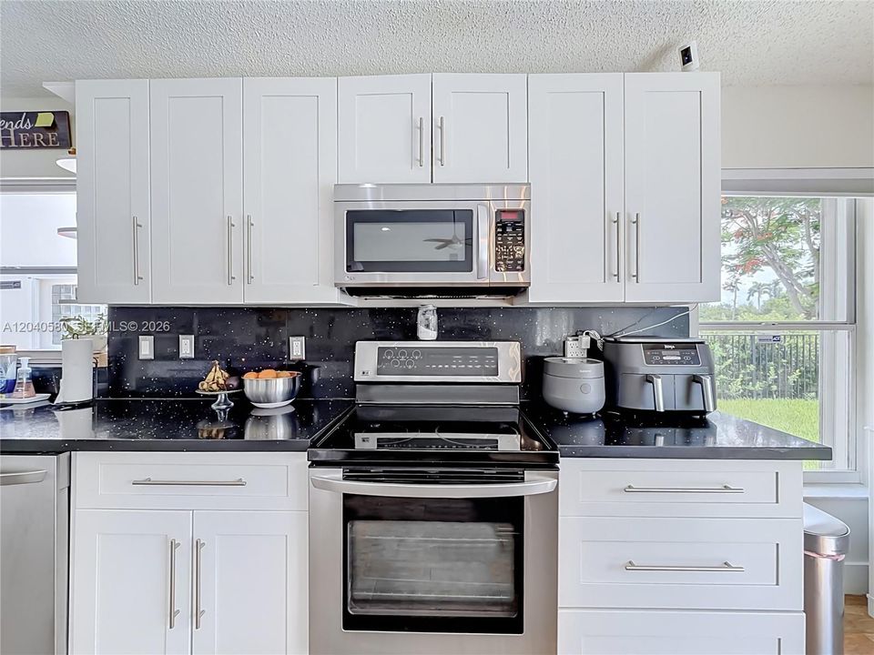 Activo con contrato: $650,000 (3 camas, 2 baños, 1577 Pies cuadrados)