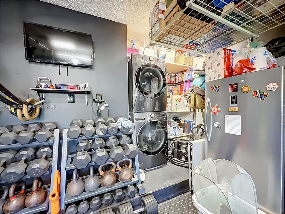 Activo con contrato: $650,000 (3 camas, 2 baños, 1577 Pies cuadrados)