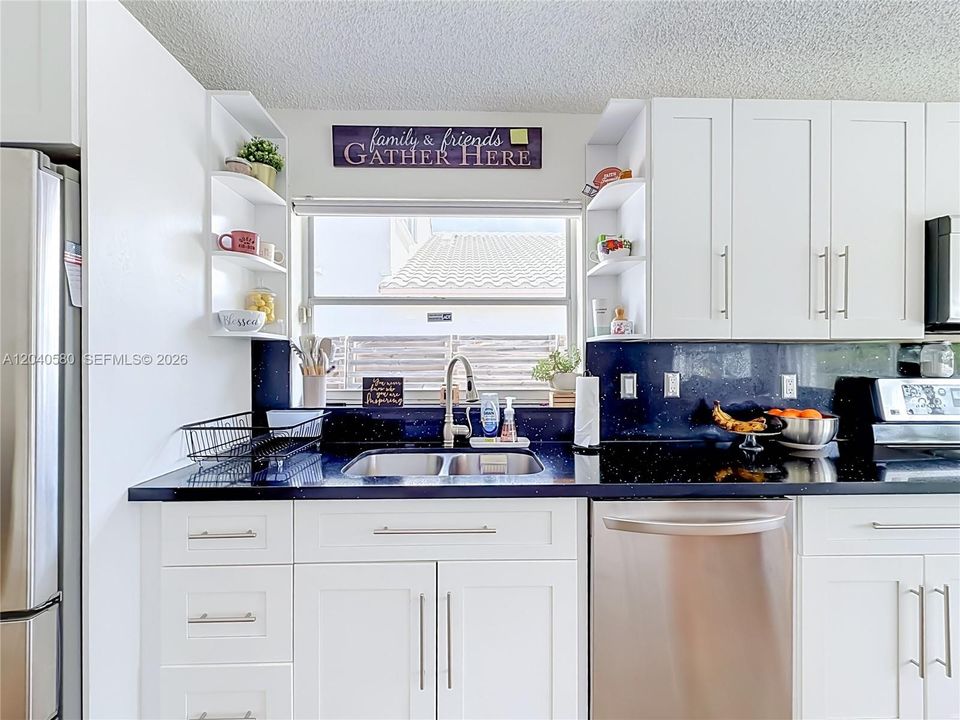 Activo con contrato: $650,000 (3 camas, 2 baños, 1577 Pies cuadrados)