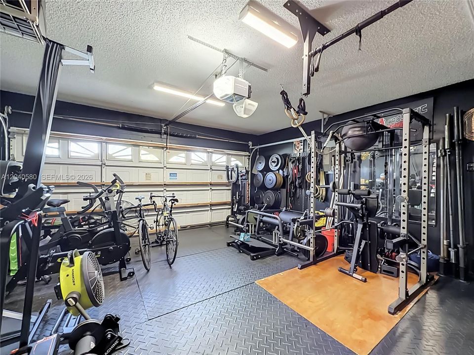 Activo con contrato: $650,000 (3 camas, 2 baños, 1577 Pies cuadrados)